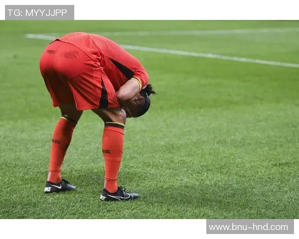 当足球巨星泪洒赛场真情流露感动无数球迷心灵