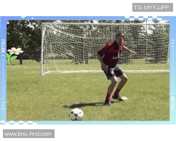 足球场上球星精彩踩球瞬间真实还原展现卓越技术与球感魅力